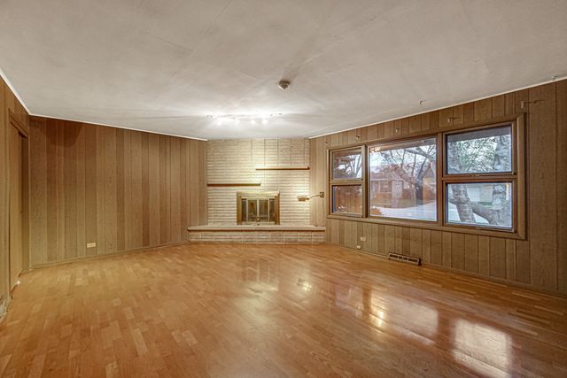 10001 Kedvale Avenue, Oak Lawn, IL 60453