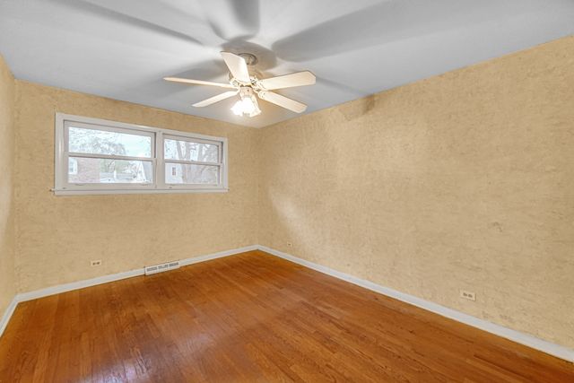 10001 Kedvale Avenue, Oak Lawn, IL 60453