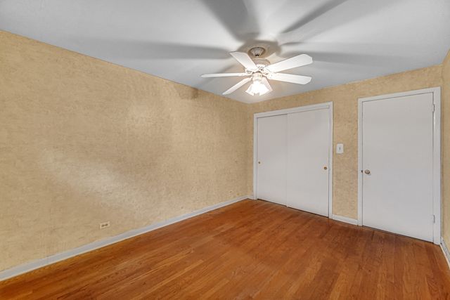 10001 Kedvale Avenue, Oak Lawn, IL 60453