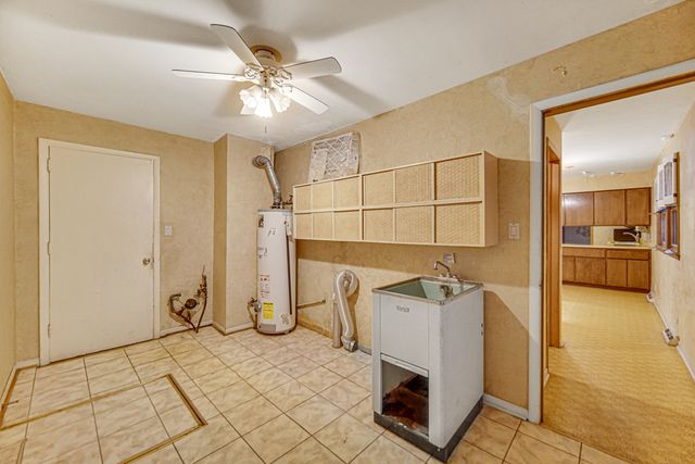 10001 Kedvale Avenue, Oak Lawn, IL 60453