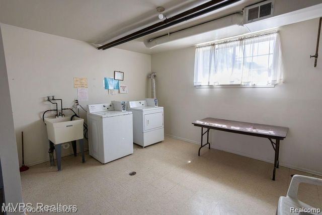 8251 Denwood Drive G1, Sterling Heights, MI 48312