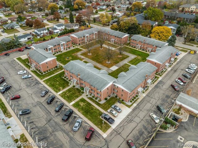 8251 Denwood Drive G1, Sterling Heights, MI 48312