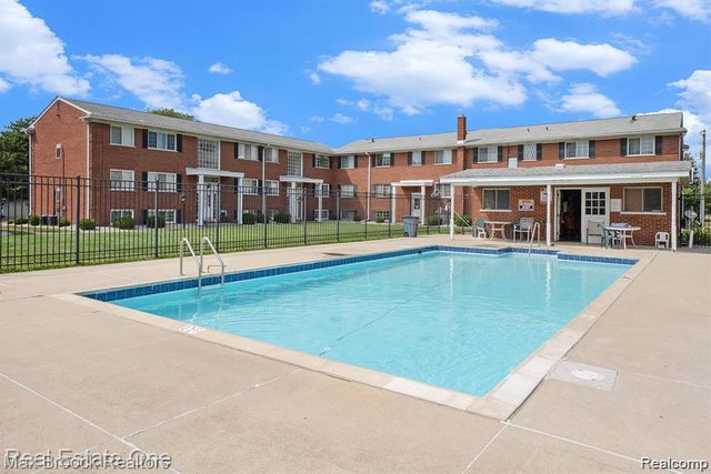8251 Denwood Drive G1, Sterling Heights, MI 48312