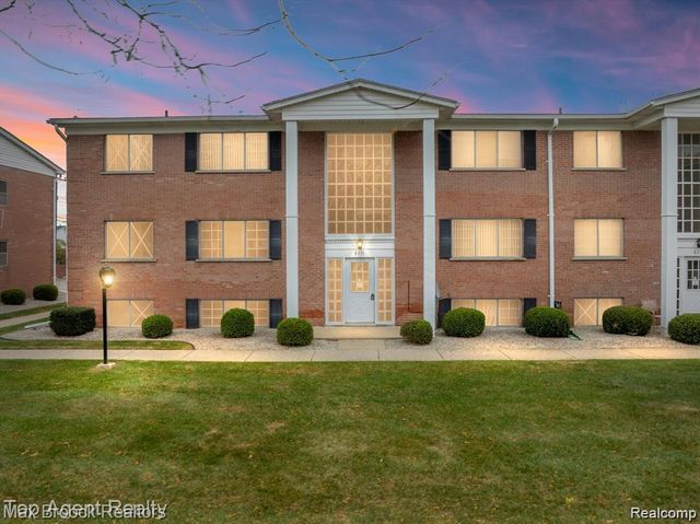 8251 Denwood Drive G1, Sterling Heights, MI 48312