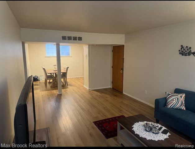 8251 Denwood Drive G1, Sterling Heights, MI 48312