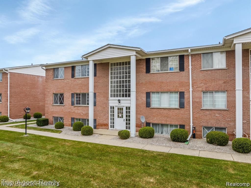 8251 Denwood Drive G1, Sterling Heights, MI 48312