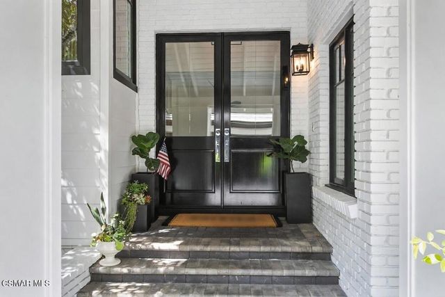 4188 Cresthaven Drive, Westlake Village, CA 91362