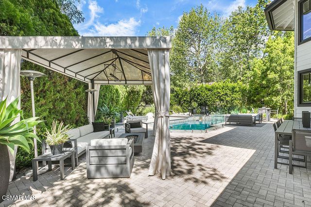 4188 Cresthaven Drive, Westlake Village, CA 91362