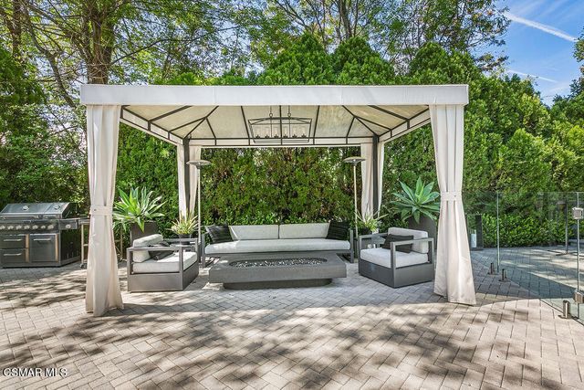 4188 Cresthaven Drive, Westlake Village, CA 91362