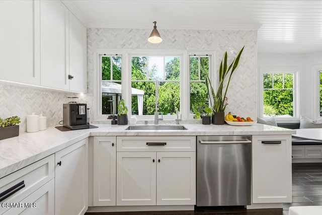 4188 Cresthaven Drive, Westlake Village, CA 91362