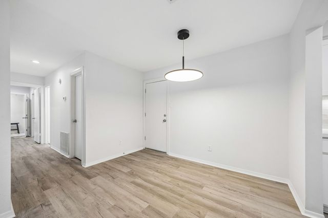 1201 Bering Drive 36, Houston, TX 77057