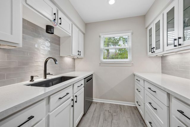 1201 Bering Drive 36, Houston, TX 77057