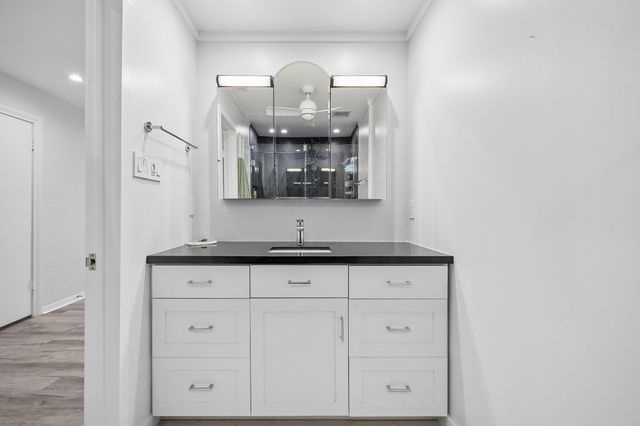 1201 Bering Drive 36, Houston, TX 77057