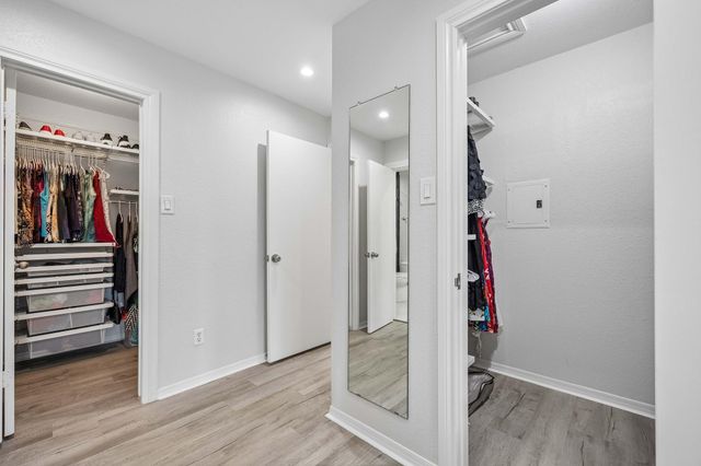 1201 Bering Drive 36, Houston, TX 77057