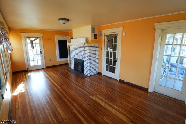 288 Paterson Ave, Little Falls Twp., NJ 07424