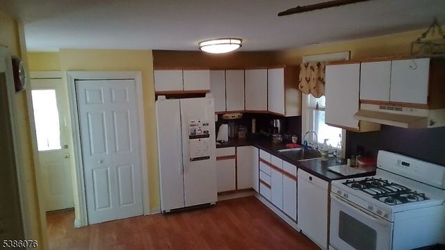 288 Paterson Ave, Little Falls Twp., NJ 07424