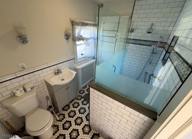 288 Paterson Ave, Little Falls Twp., NJ 07424