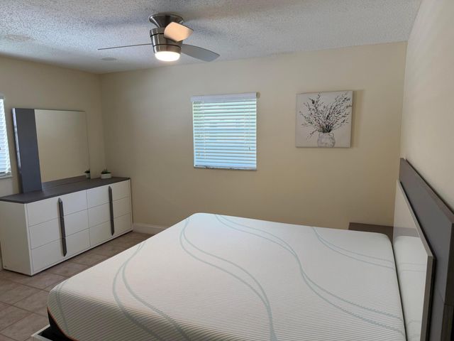 1904 SW 13th Way, Boynton Beach, FL 33426