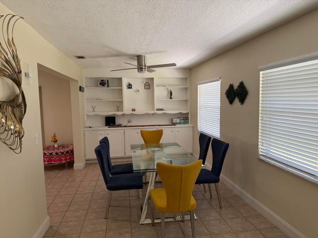 1904 SW 13th Way, Boynton Beach, FL 33426