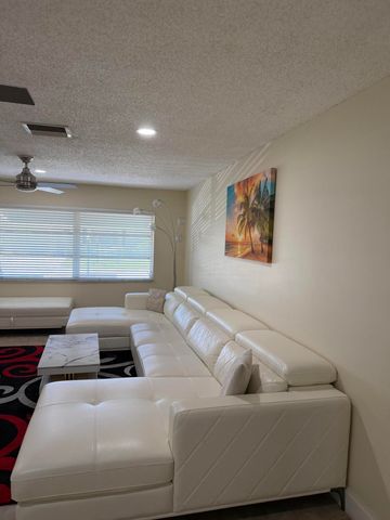 1904 SW 13th Way, Boynton Beach, FL 33426