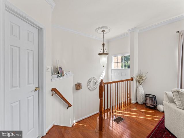21755 LADYSLIPPER SQ, Ashburn, VA 20147