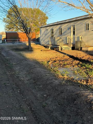 3645 Lucky Lindy Lane, Las Cruces, NM 88007
