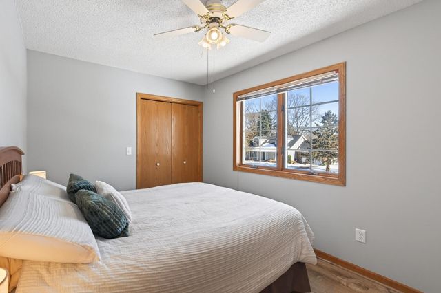 268 Shamrock Drive, Mahtomedi, MN 55115