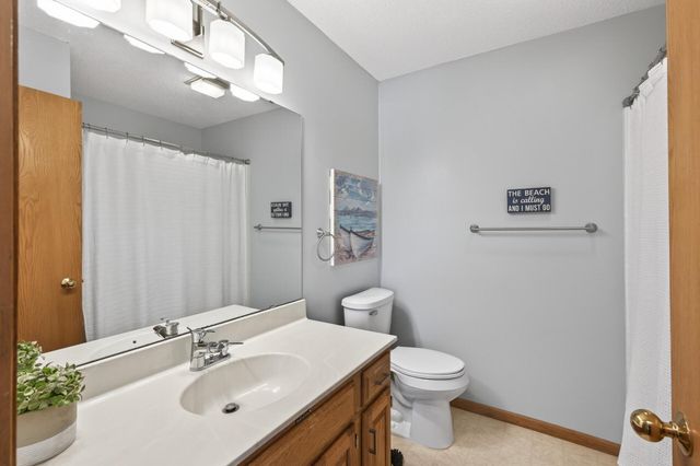 268 Shamrock Drive, Mahtomedi, MN 55115