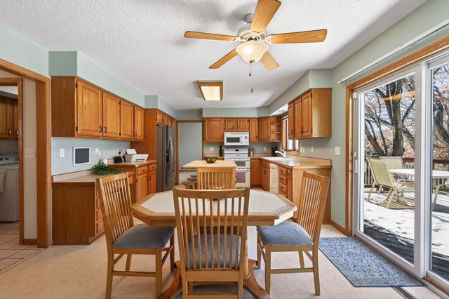 268 Shamrock Drive, Mahtomedi, MN 55115