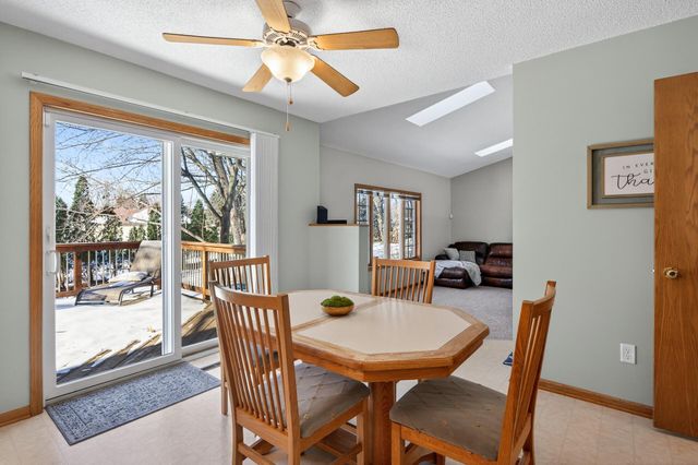 268 Shamrock Drive, Mahtomedi, MN 55115