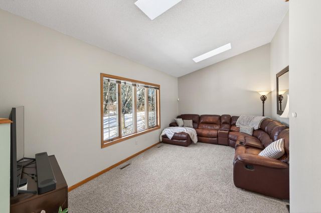 268 Shamrock Drive, Mahtomedi, MN 55115