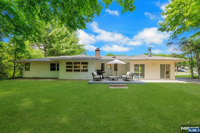 403 Oakland Avenue, Oakland, NJ 07436