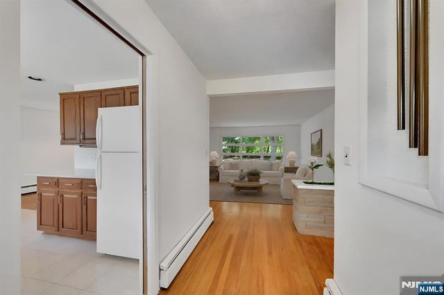403 Oakland Avenue, Oakland, NJ 07436