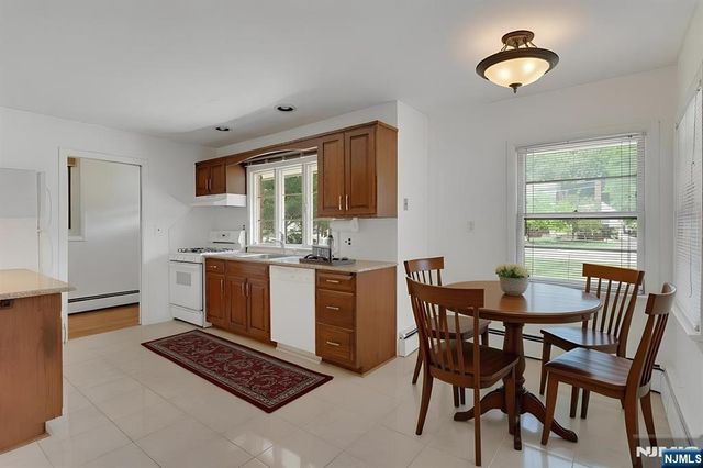 403 Oakland Avenue, Oakland, NJ 07436