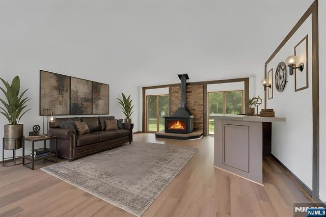 403 Oakland Avenue, Oakland, NJ 07436