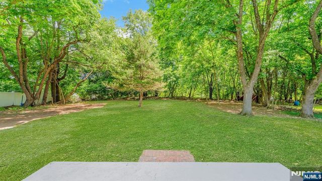 403 Oakland Avenue, Oakland, NJ 07436