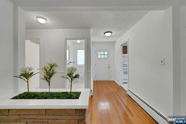 403 Oakland Avenue, Oakland, NJ 07436
