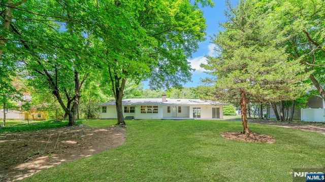 403 Oakland Avenue, Oakland, NJ 07436