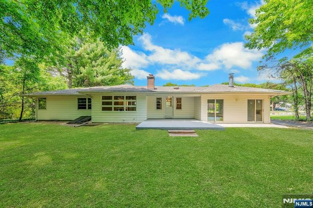 403 Oakland Avenue, Oakland, NJ 07436