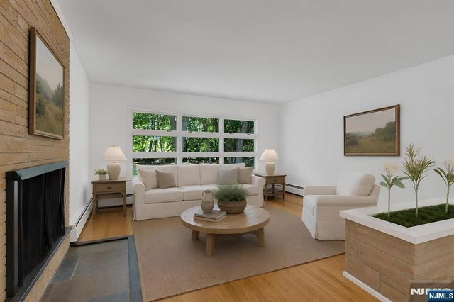 403 Oakland Avenue, Oakland, NJ 07436