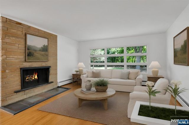 403 Oakland Avenue, Oakland, NJ 07436
