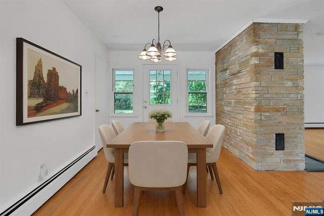 403 Oakland Avenue, Oakland, NJ 07436