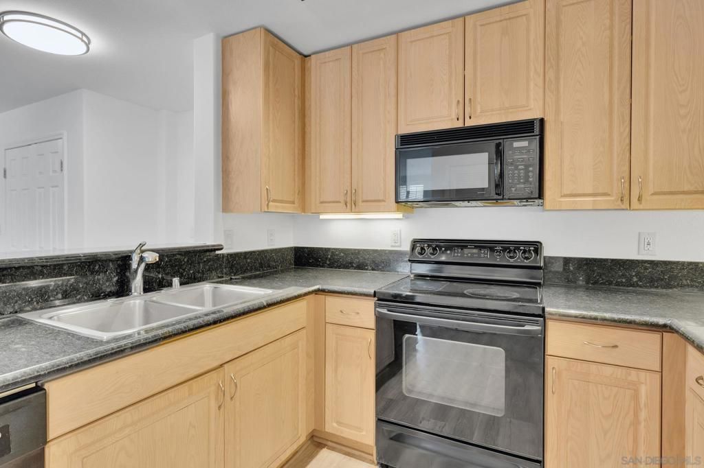 Image 13 of property listing at 1601 India 214, San Diego, CA 92101