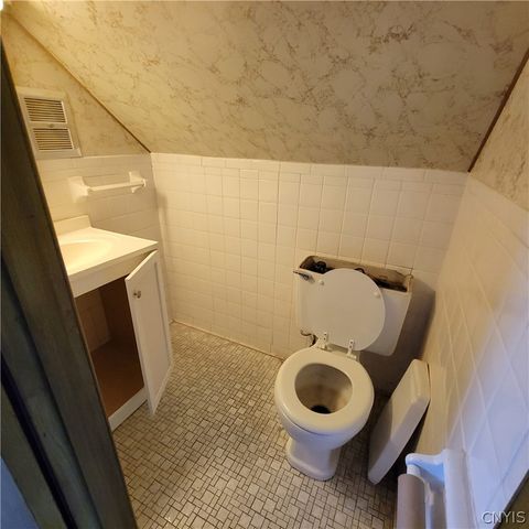 207 Brooklea Drive, Syracuse, NY 13207