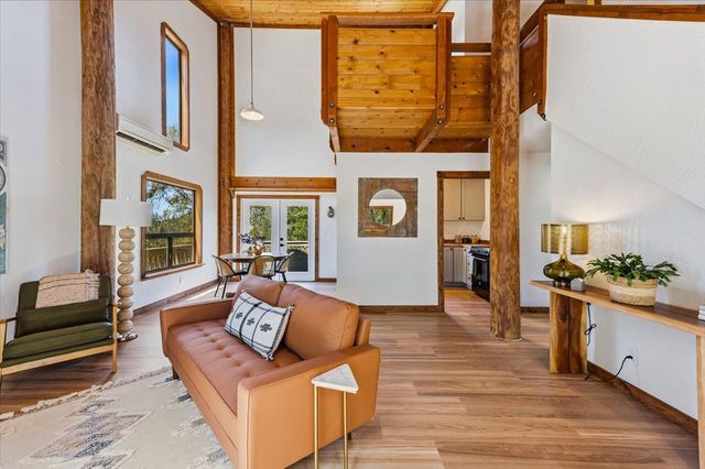 17500 Winding Oaks Rd, Grass Valley, CA 95949
