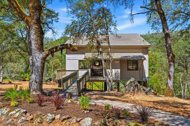17500 Winding Oaks Rd, Grass Valley, CA 95949