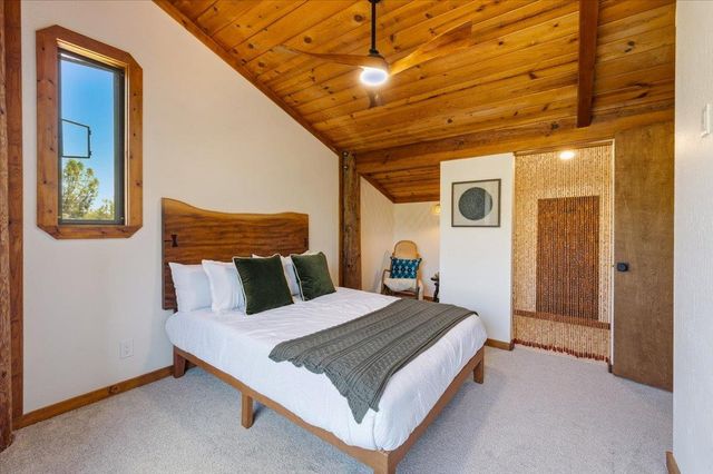 17500 Winding Oaks Rd, Grass Valley, CA 95949