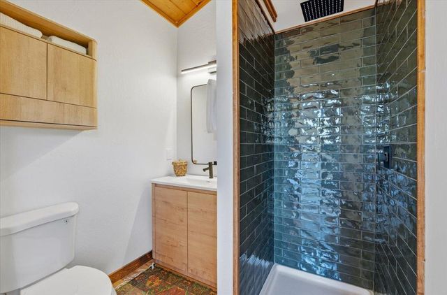 17500 Winding Oaks Rd, Grass Valley, CA 95949