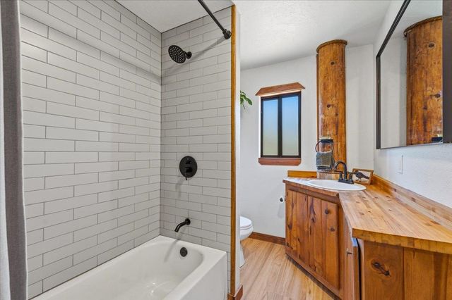 17500 Winding Oaks Rd, Grass Valley, CA 95949
