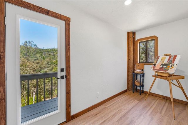 17500 Winding Oaks Rd, Grass Valley, CA 95949